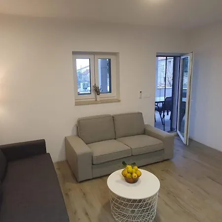 Aim Apartment