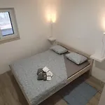 Aim * Kukljica